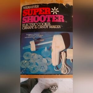 Vintage Wear-Ever Super Shooter Electric Cookie Press Canape Candy Maker #70001